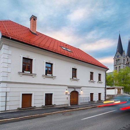 Hostel Bearlog Kocevje Exteriör bild