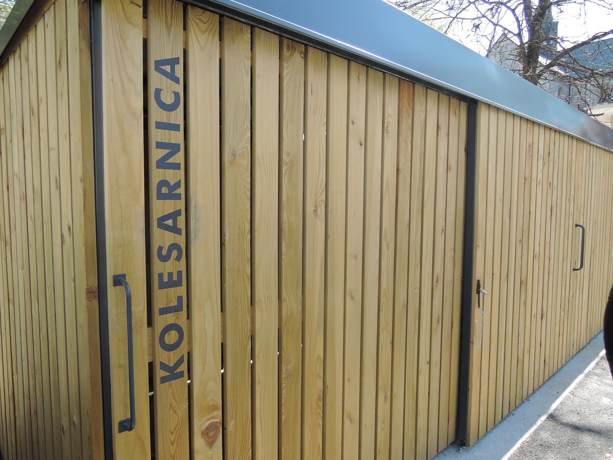 Hostel Bearlog Kocevje Exteriör bild