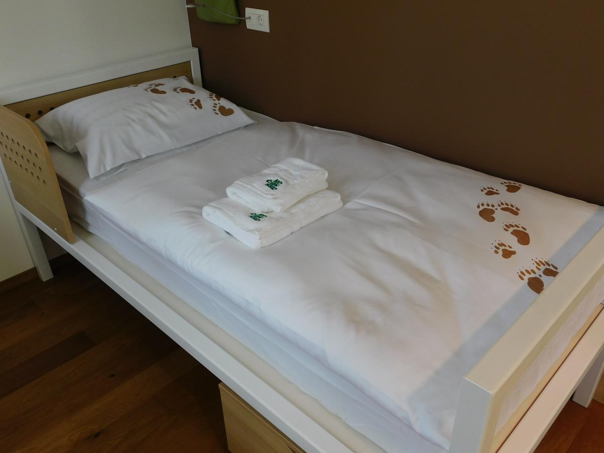 Hostel Bearlog Kocevje Exteriör bild