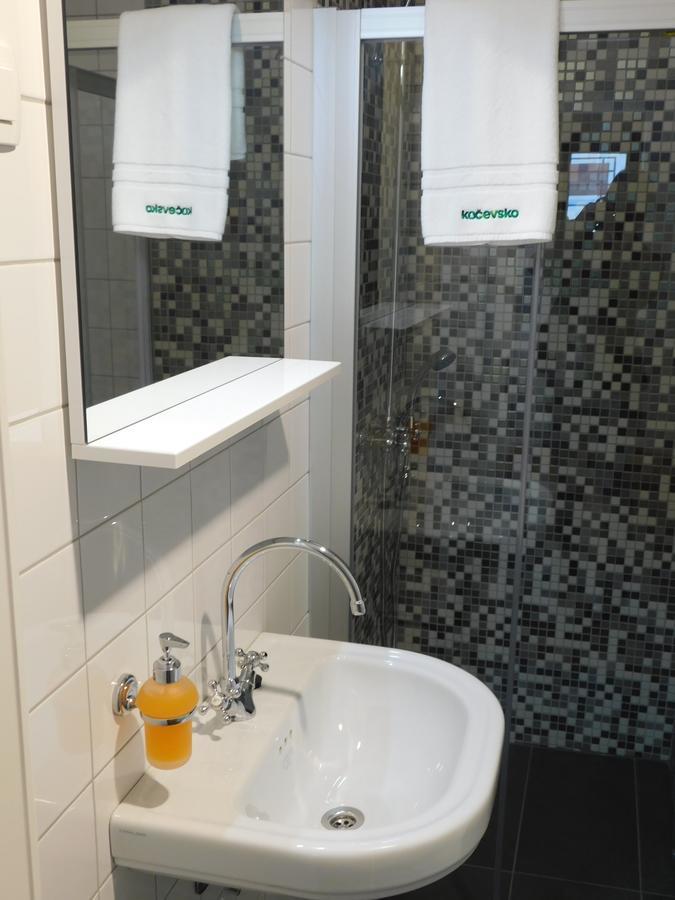 Hostel Bearlog Kocevje Exteriör bild