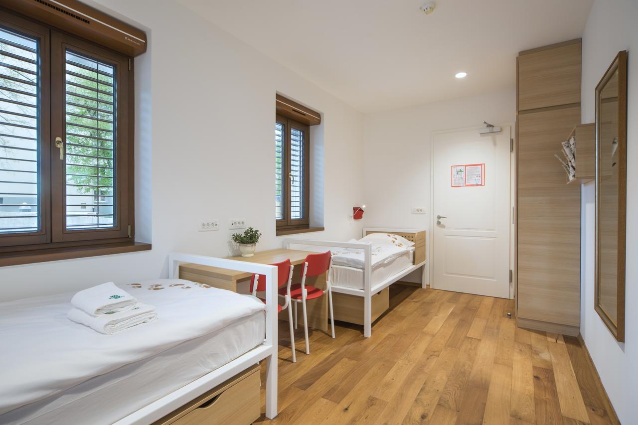 Hostel Bearlog Kocevje Exteriör bild