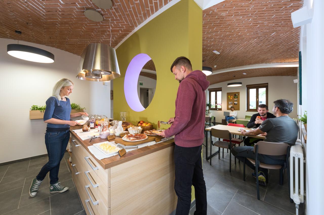 Hostel Bearlog Kocevje Exteriör bild