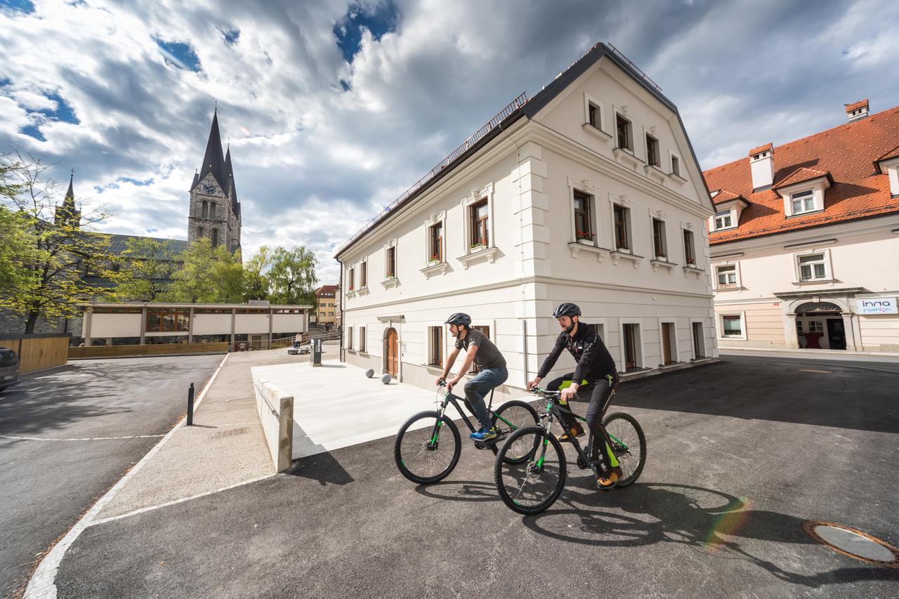Hostel Bearlog Kocevje Exteriör bild
